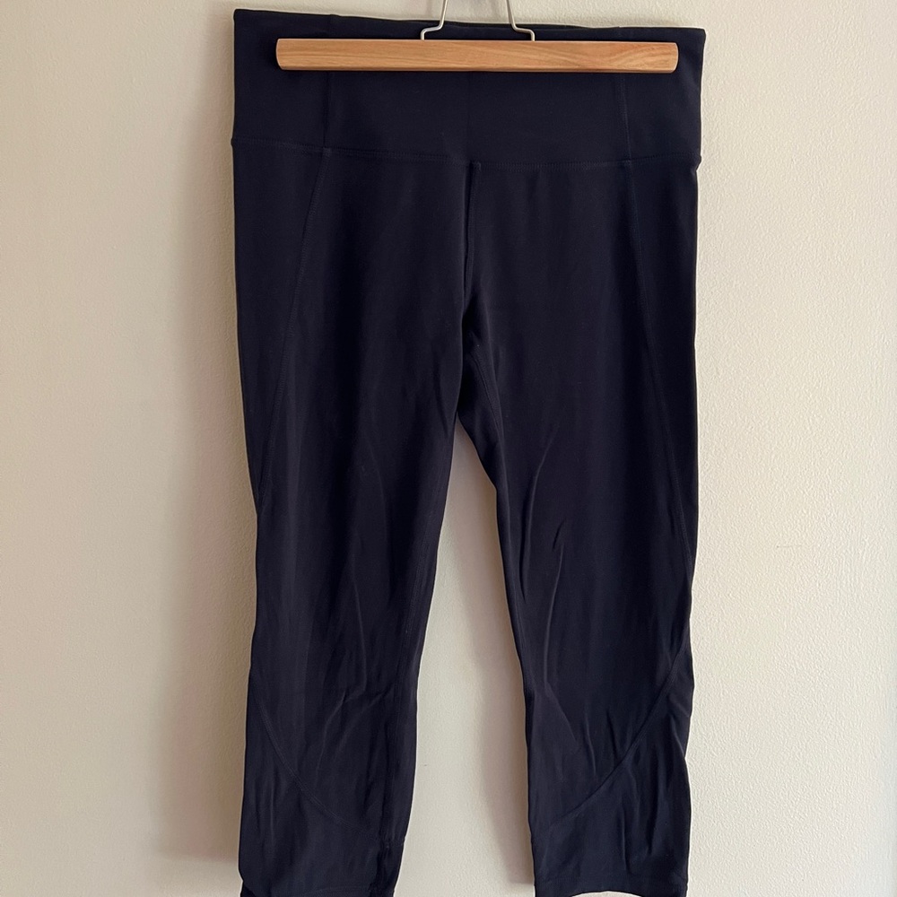 Athleta Salutation Capri Leggings, Navy, Size M